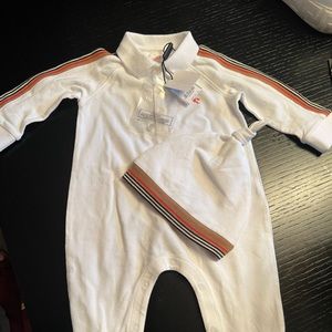 Burberry baby set